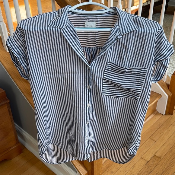 Women's Blouse - Picture 1 of 5